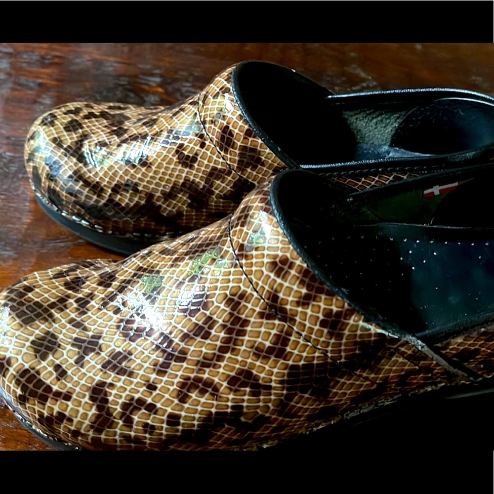 SANITA CLOGS SIZE 39